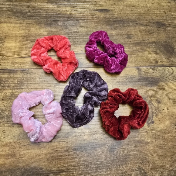New Velvet Scrunchies Set of 5 Red, Pink, Purple - Picture 5 of 5